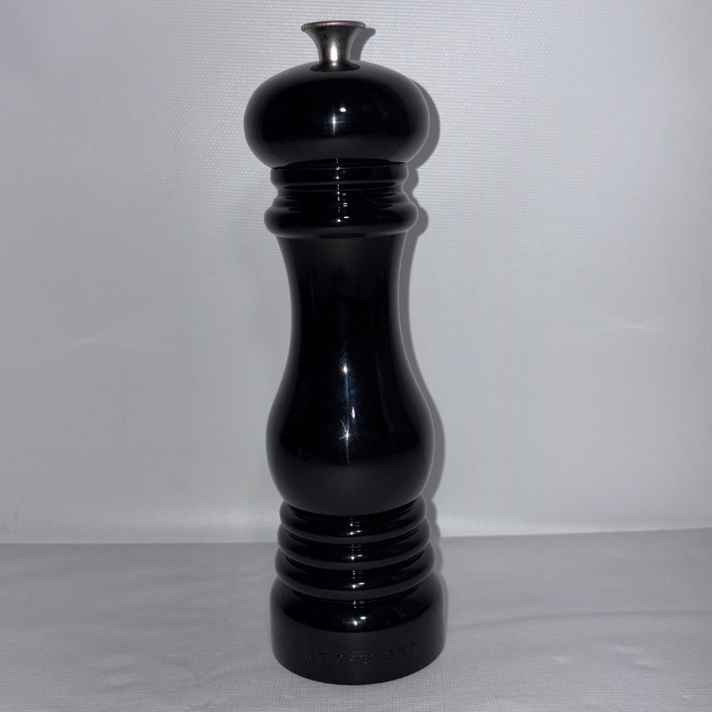 Le Creuset Black Acrylic Salt Grinder Mill
